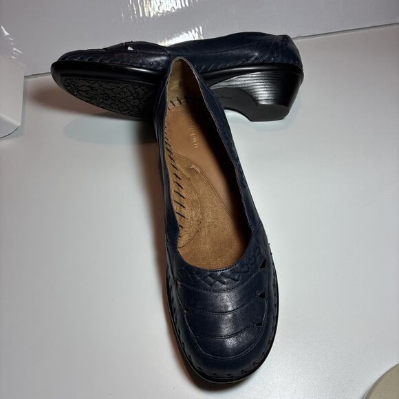 Easy- Spirit Women’s Blue Slip On Shoes Size 11 Wide Top Stitched Comfortable - Picture 1 of 9